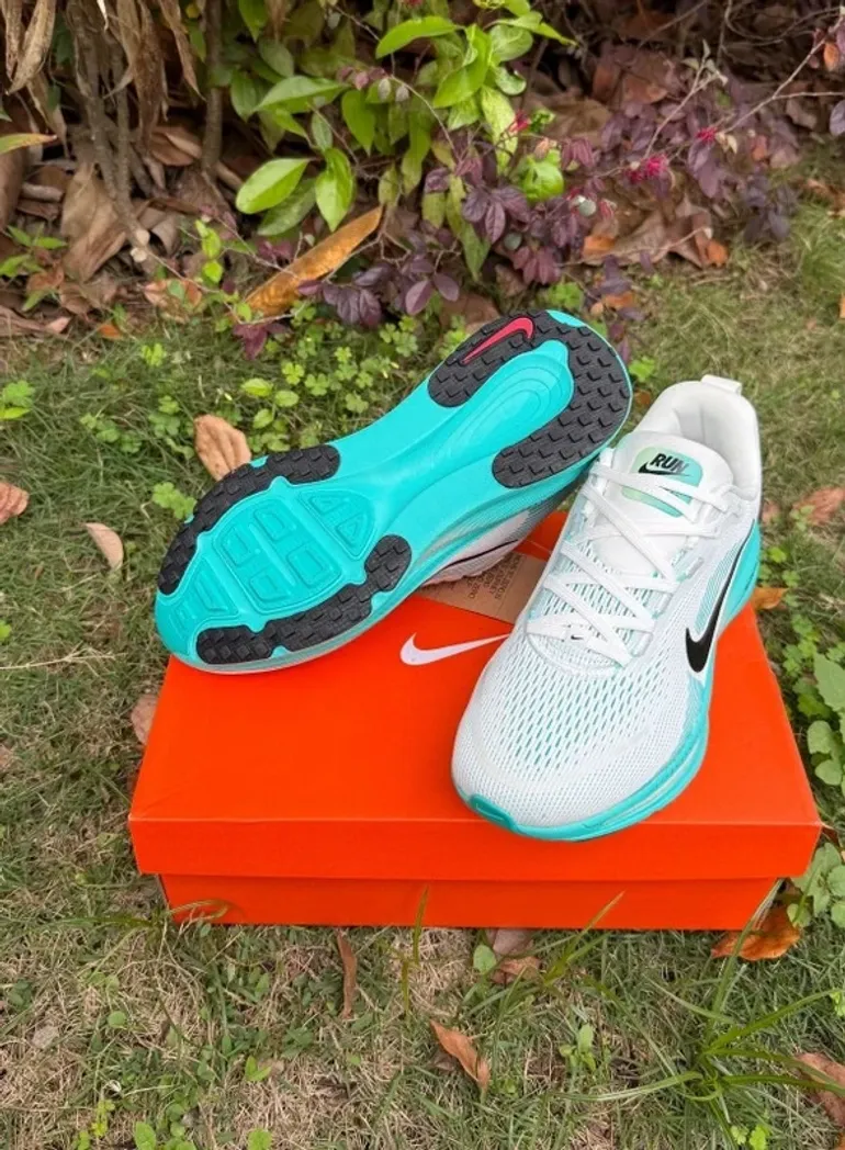 Nike Vomero 18 ZoomX bike d'occasion — image 5 sur 8