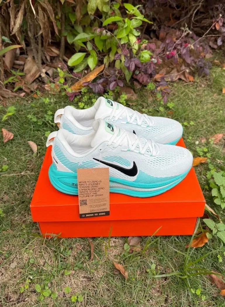 Nike Vomero 18 ZoomX bike d'occasion — image 3 sur 8