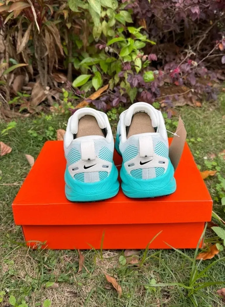 Nike Vomero 18 ZoomX bike d'occasion — image 4 sur 8