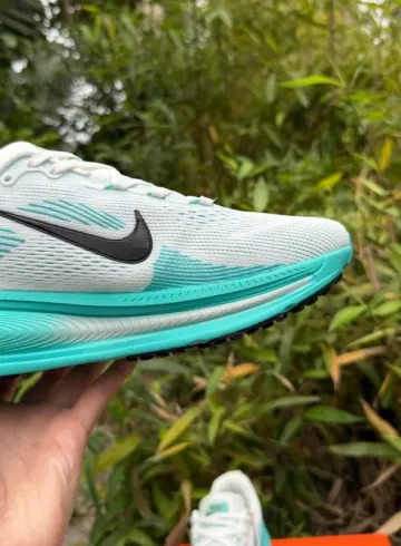 Nike Vomero 18 ZoomX bike d'occasion — image 8 sur 8