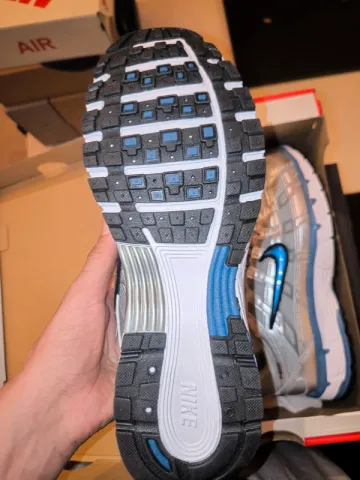 Used Nike Running Shoes bike — image 3 of 4