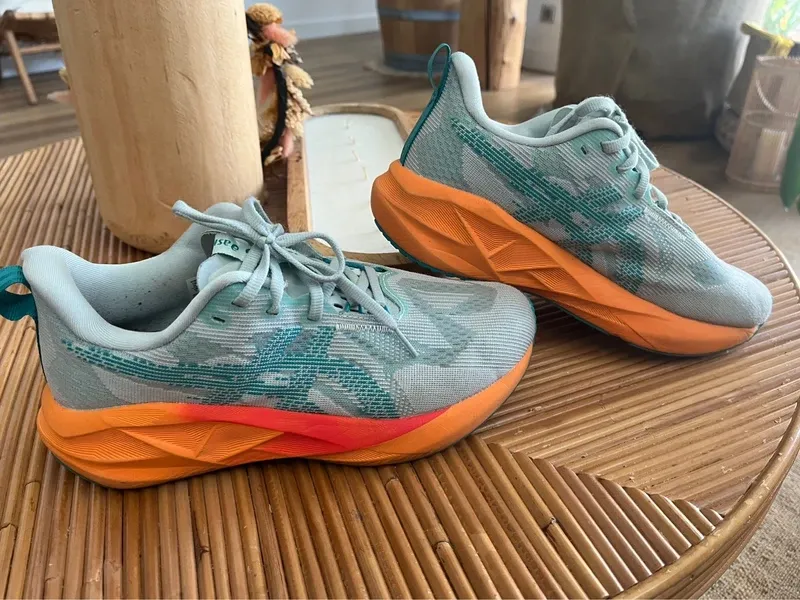 Tweedehands Orange Novablast Running Shoes