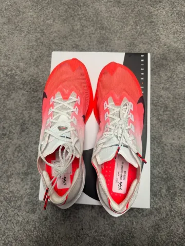 Used Nike ZoomX Vaporfly Next% 4 bike — image 5 of 5