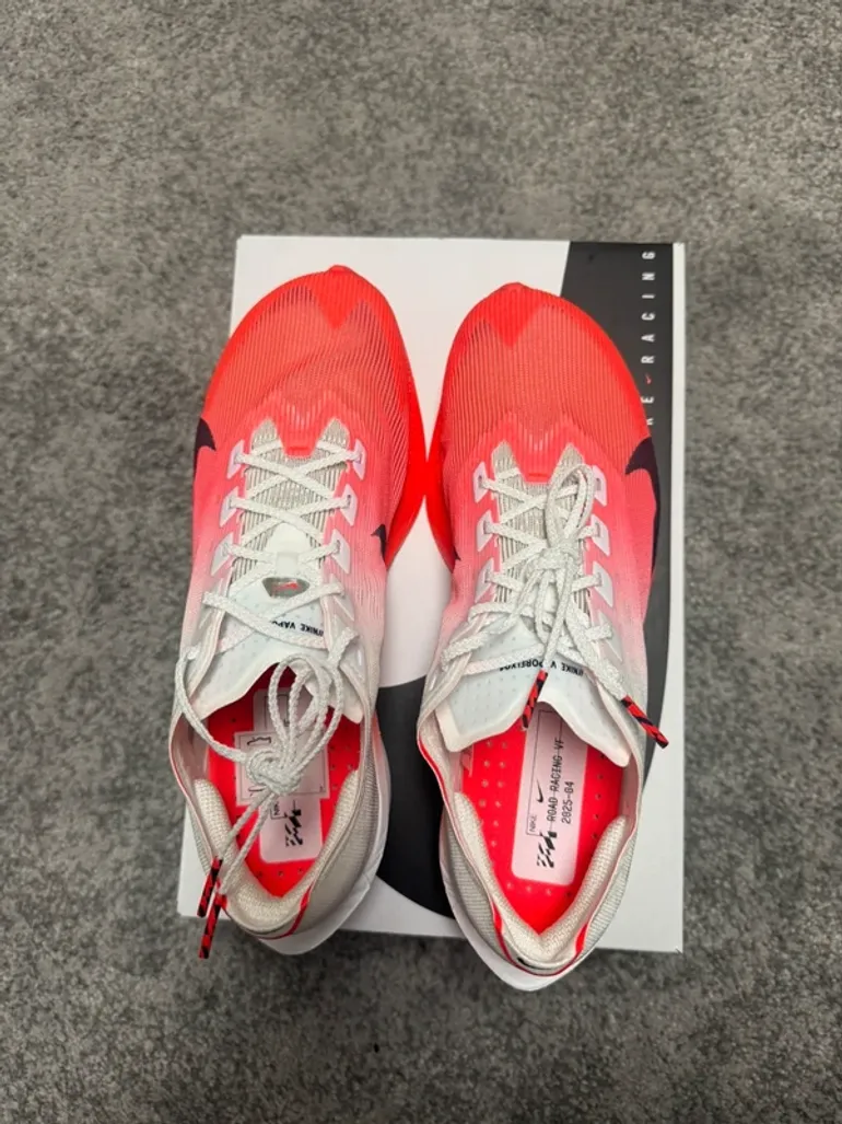Used Nike ZoomX Vaporfly Next% 4 bike — image 5 of 5
