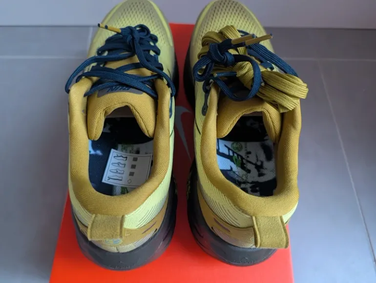 Used Nike Vomero 18 SE bike — image 7 of 11