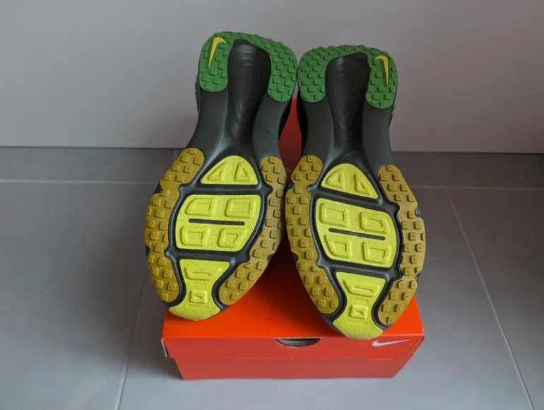 Used Nike Vomero 18 SE bike — image 9 of 11