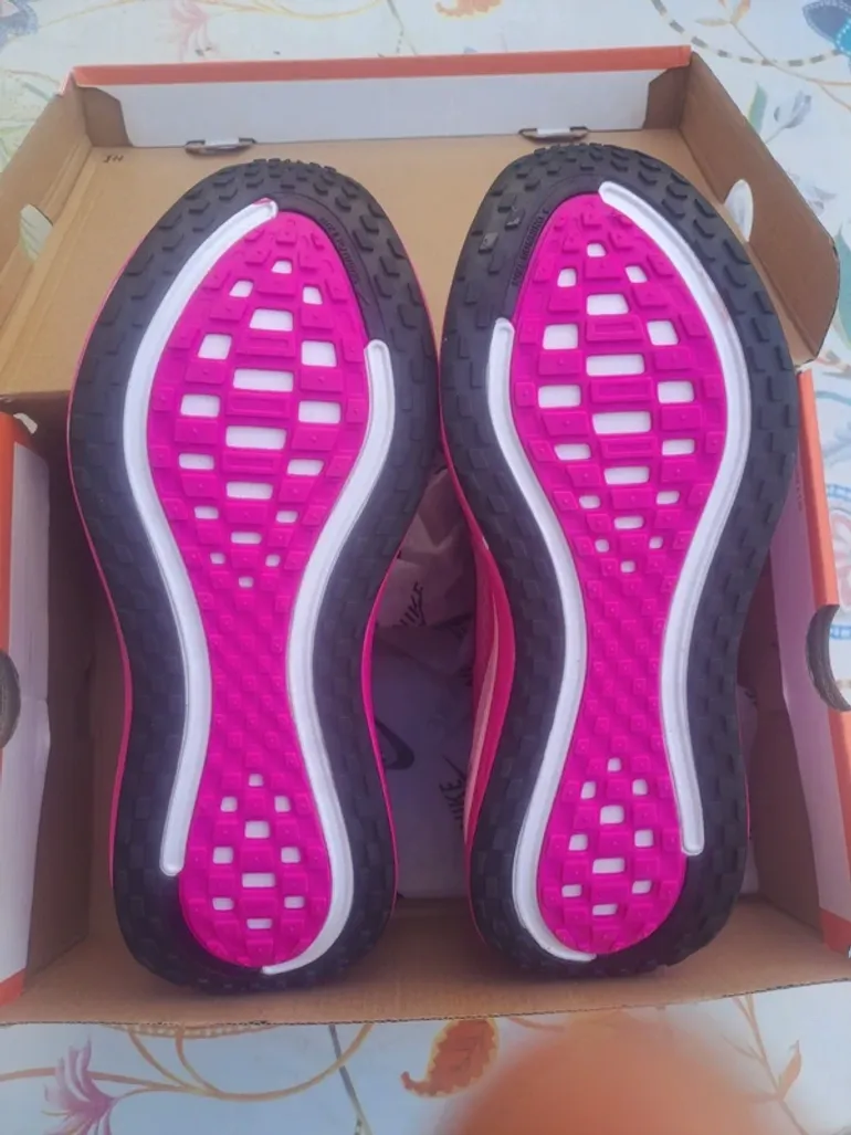 Käytetty Nike Vomero Plus Run bike — kuva 10 / 10