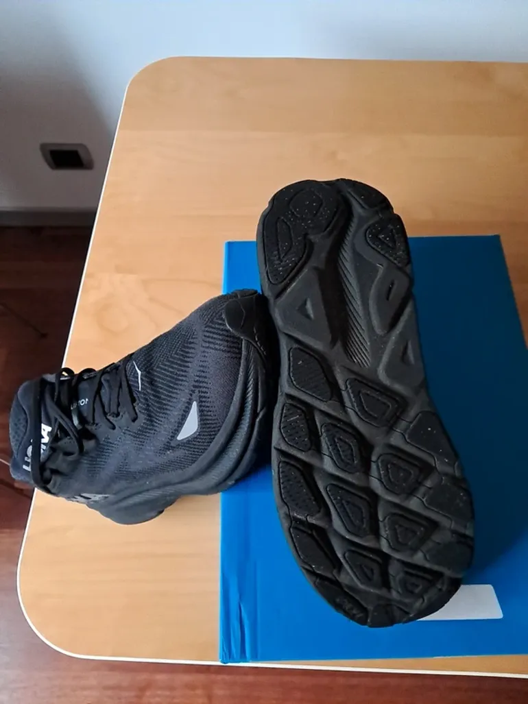 Hoka Clifton 9 GTX bike d'occasion — image 3 sur 5