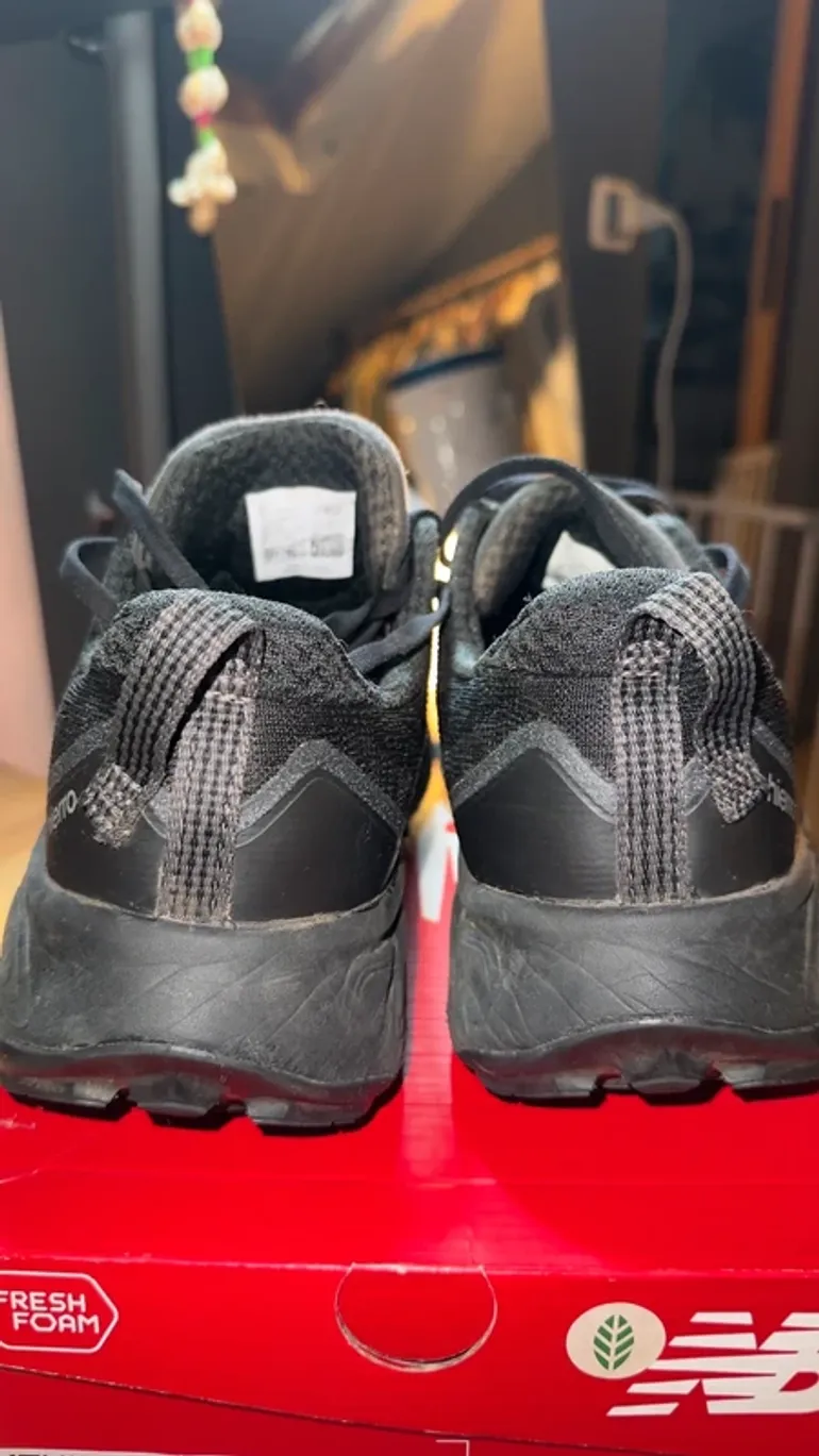 Używany New Balance Hierro V9 bike — zdjęcie 2 z 8