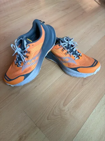 Used Saucony Trail Running Shoes bike — image 1 of 4