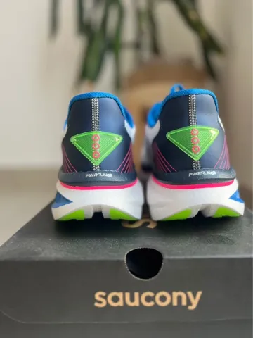 Saucony Endorphin Azura bike usato — immagine 6 di 8