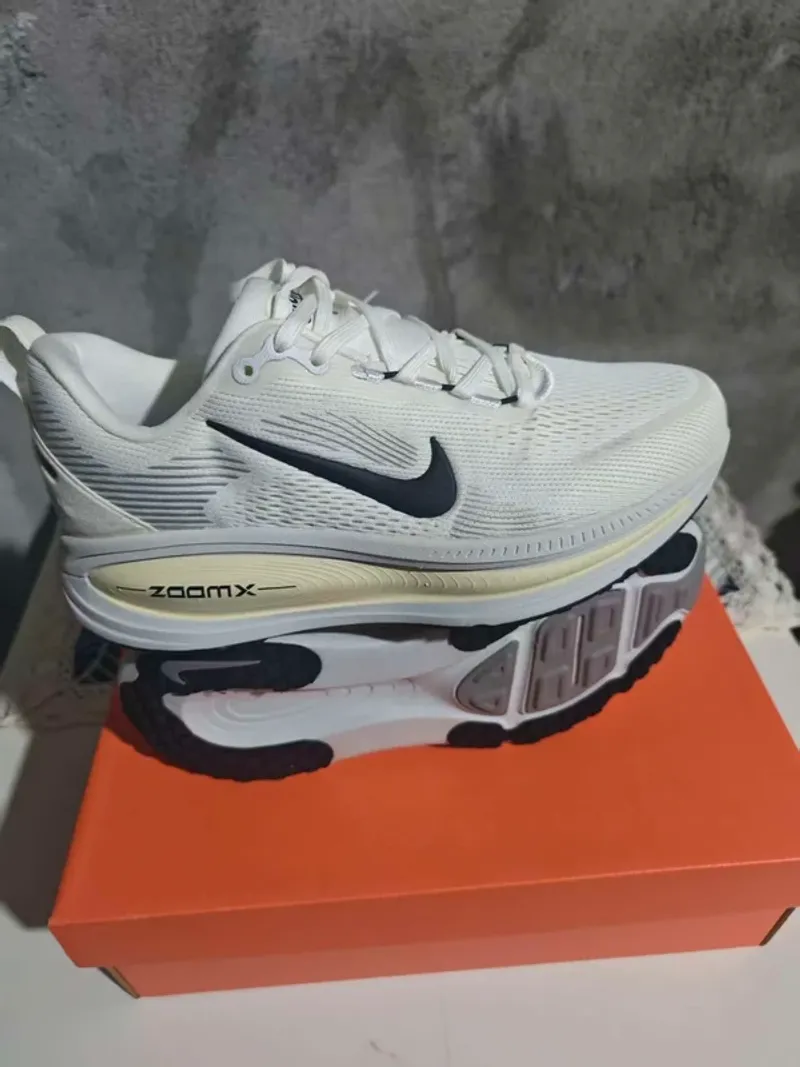 Nike Vomero 18 Shadow Running Shoes d'occasion