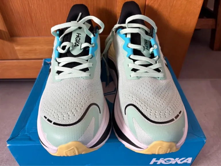 Hoka Skyward X bike d'occasion — image 3 sur 8