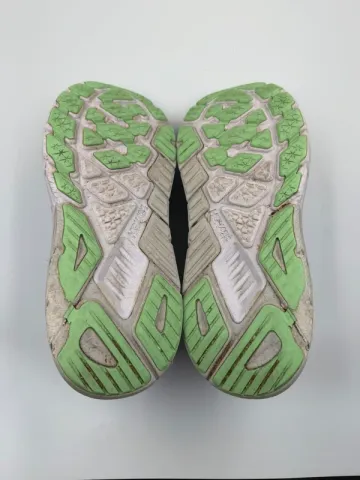 Hoka Arahi 5 bike usato — immagine 9 di 10