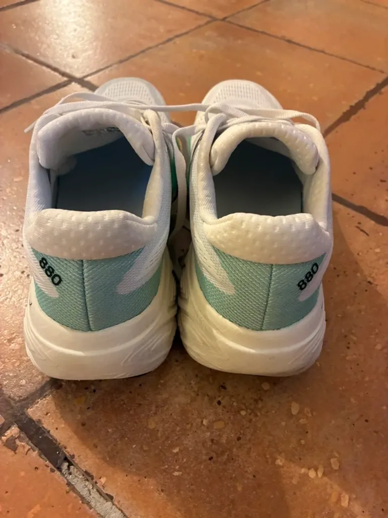 New Balance Unisex bike usato — immagine 5 di 6