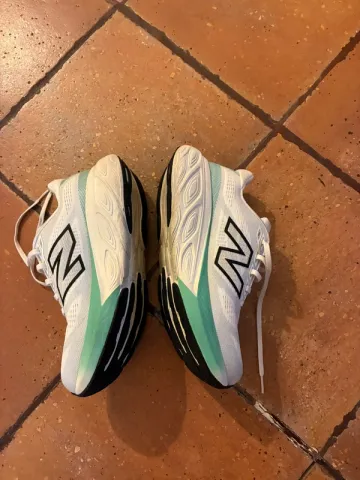 New Balance Unisex bike usato — immagine 2 di 6