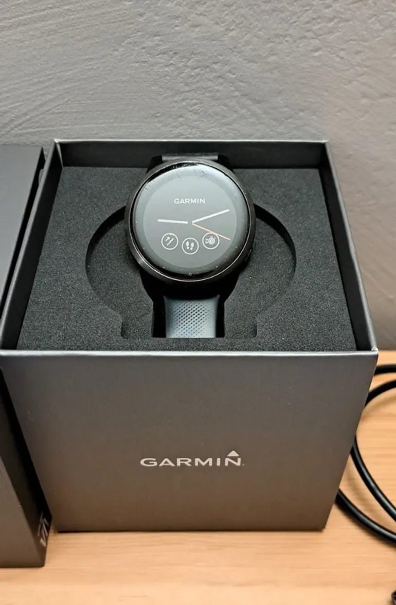 Used Garmin Vivoactive 4S bike — image 6 of 10