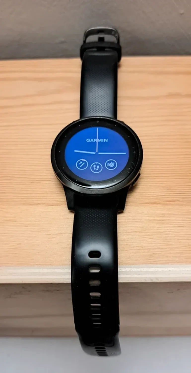 Used Garmin Vivoactive 4S bike — image 2 of 10