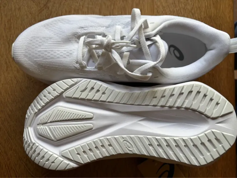 Brugt Asics Novablast 5 bike — billede 3 af 3