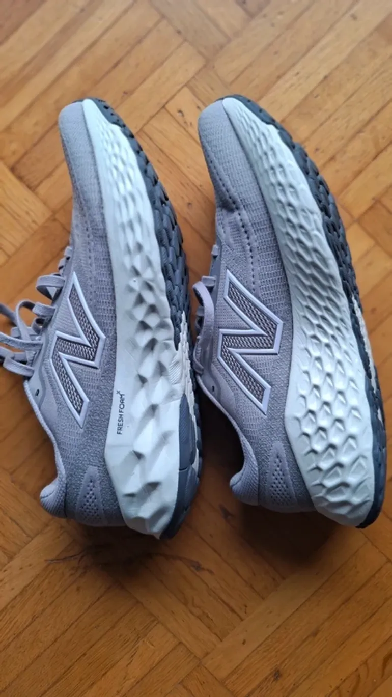 Used New Balance Fresh Foam bike — image 3 of 8