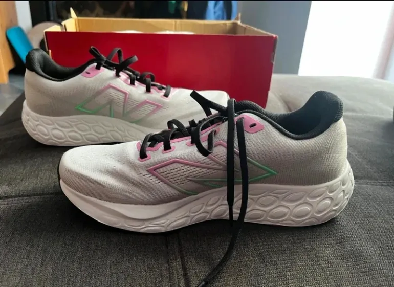 Used New Balance Fresh Foam 680 bike — image 2 of 5