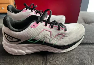 Used New Balance Fresh Foam 680 bike — image 1 of 5