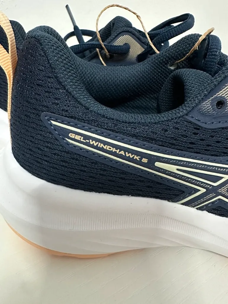 Used Asics Running Shoes bike — image 2 of 6