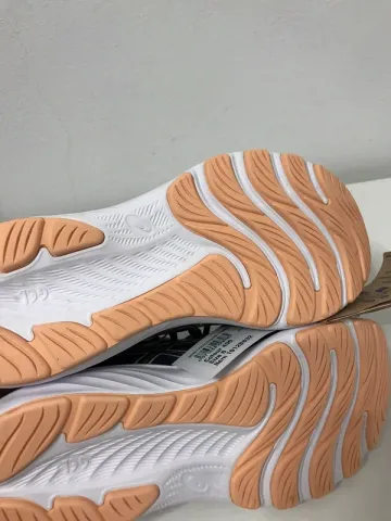 Used Asics Running Shoes Size 37 bike — image 6 of 7