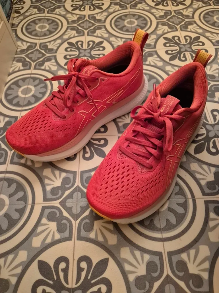 Used Asics Glideride Max bike — image 3 of 6