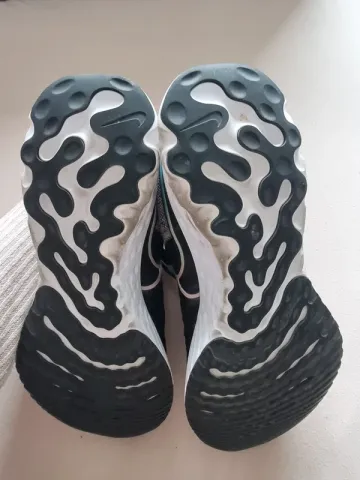 Used Nike React Infinity Run Flyknit 2 bike — image 5 of 5