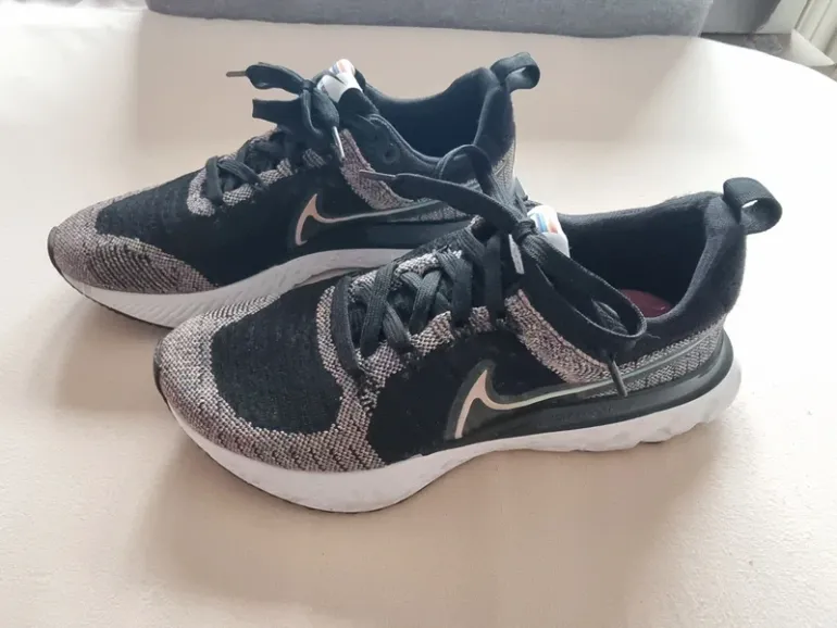 Used Nike React Infinity Run Flyknit 2 bike — image 2 of 5