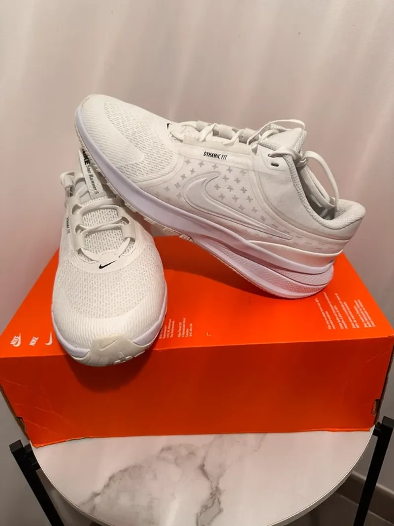 Used Nike Star Runner 5 GS Running Shoes