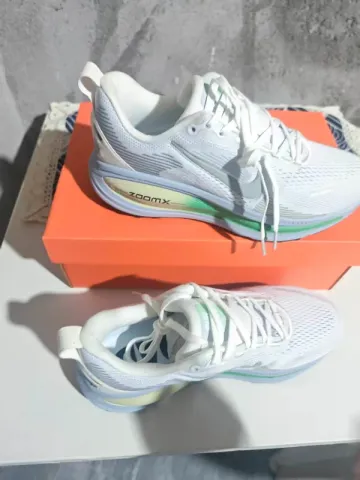 Nike Vomero 18 Shadow bike d'occasion — image 4 sur 5