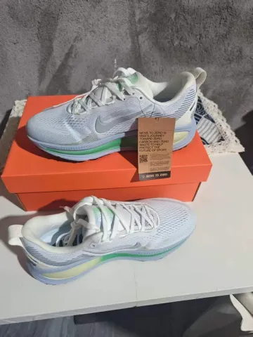 Nike Vomero 18 Shadow bike d'occasion — image 1 sur 5