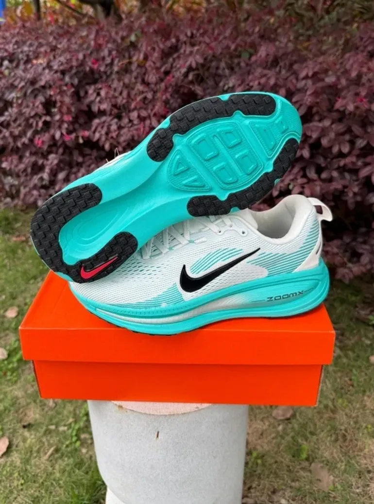 Used Nike Vomero 18 ZoomX bike — image 5 of 8