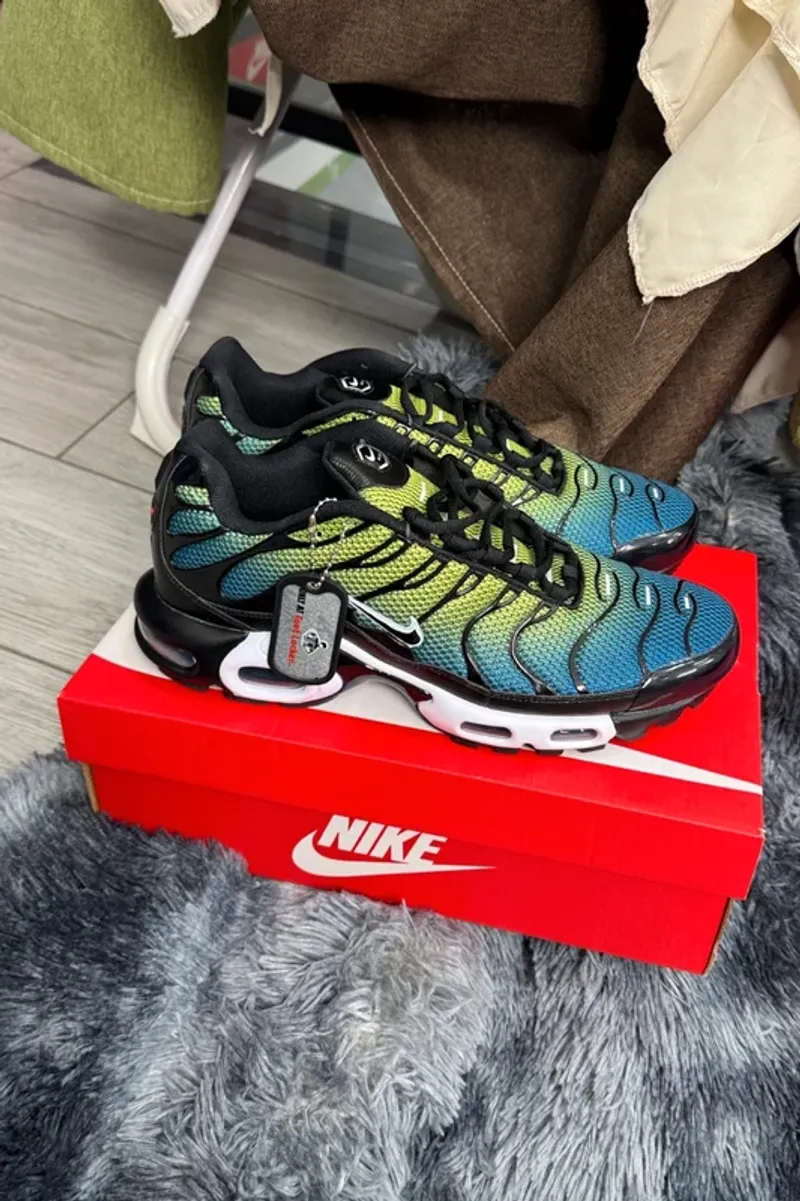 Used Nike Air Max Plus TN Running Shoes