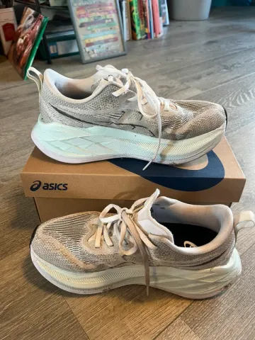 Używany Asics Superblast bike — zdjęcie 1 z 5