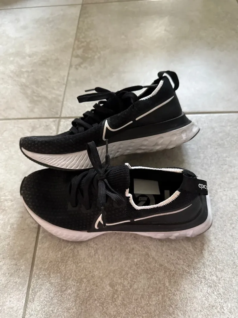 Używany Nike Epic Pro React Flyknit Running Shoes