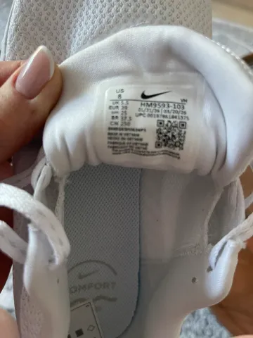 Nike Revolution 8 bike d'occasion — image 3 sur 3