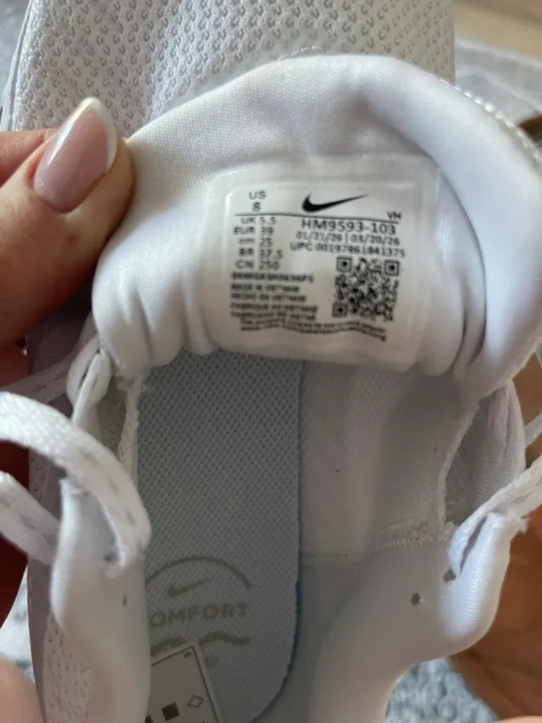 Nike Revolution 8 bike d'occasion — image 3 sur 3