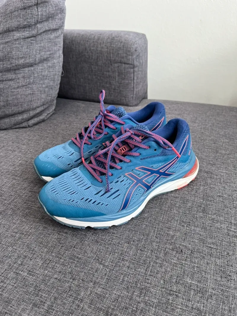 Używany Asics Gel-Cumulus 20 Running Shoes