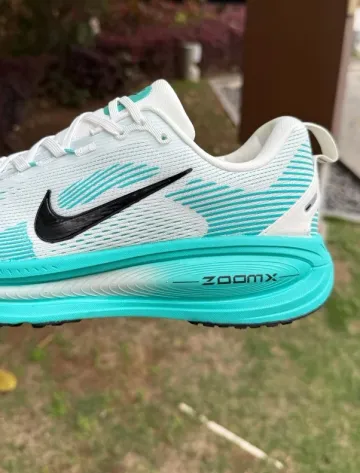Nike Vomero 18 ZoomX bike d'occasion — image 6 sur 8