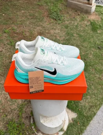 Nike Vomero 18 ZoomX bike d'occasion — image 3 sur 8