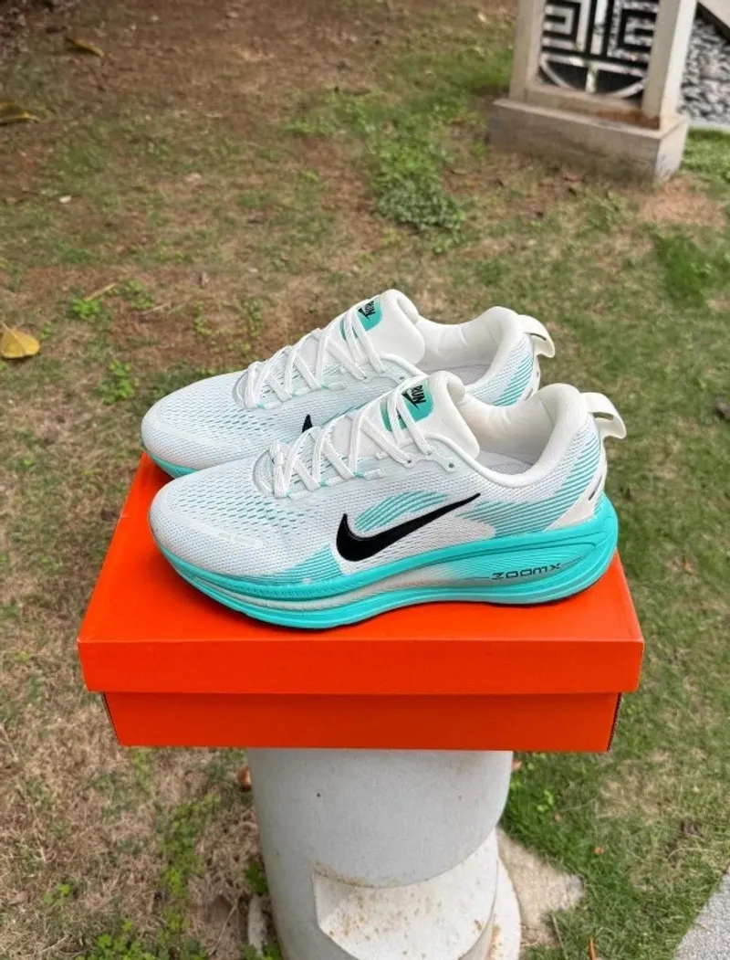 Nike Vomero 18 ZoomX Running Shoes d'occasion