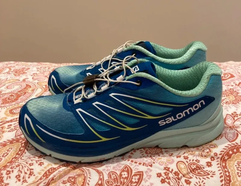 Used Salomon Sense Mantra Running Shoes