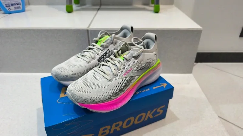 Used Brooks Adrenaline GTS 25 Running Shoes