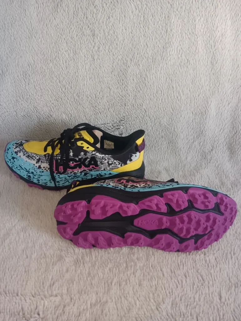 Gebrauchtes Hoka Speedgoat 6 Y bike — Bild 3 von 7