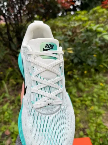 Nike Vomero 18 ZoomX bike d'occasion — image 8 sur 8