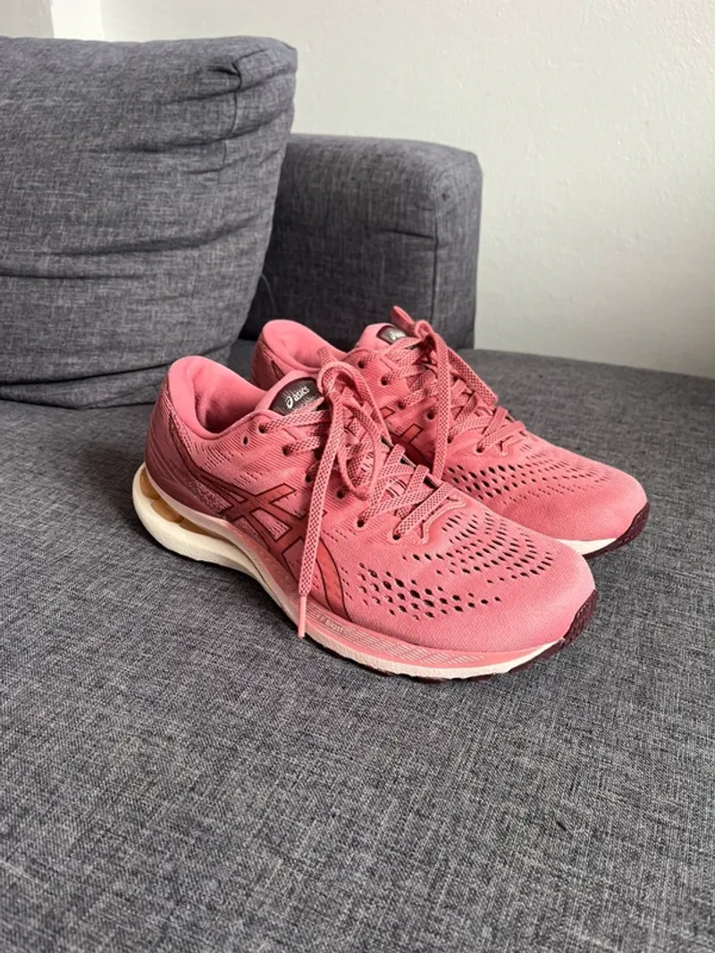 Używany Asics Gel-Kayano 28 Running Shoes