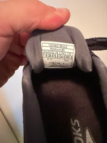 Tweedehands Brooks Ghost 15 Goretex bike — afbeelding 9 van 9